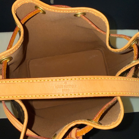 Louis Vuitton- Petit Noé Monogram canvad bucket bag - Picture 6 of 10
